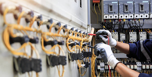 Professional Electrician technician working in Milford, IL